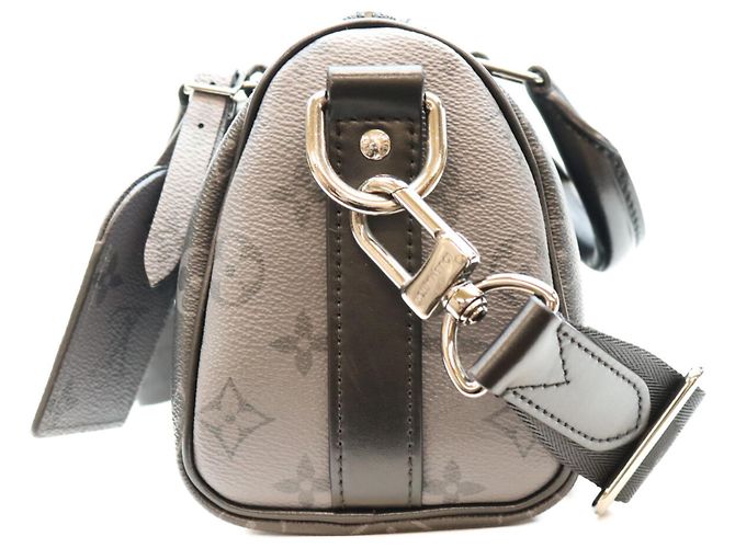 Louis Vuitton Monogram Eclipse Keepall Bandoulière 25 Boston Bag Black - view 2