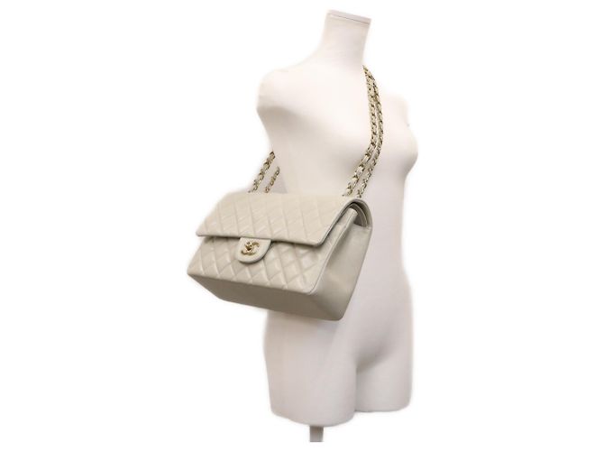 Borsa a tracolla Chanel in pelle caviar grigio chiaro Marrone - vista 10