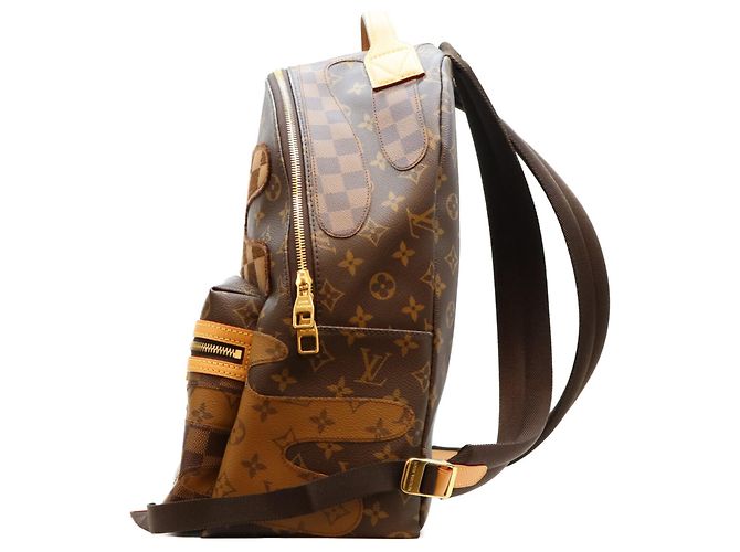 Mochila Louis Vuitton Monogram Discovery PM Castaño - vista 2