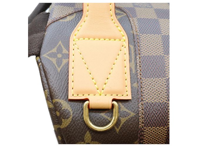 Mochila Louis Vuitton Monogram Discovery PM Castaño - vista 7