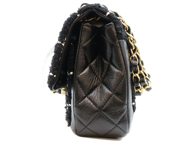 Timeless Borsa a tracolla Small Flap Chanel AS4459 in tweed nero e pelle di vitello - vista 2