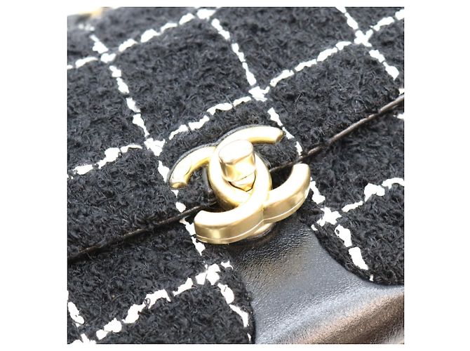 Timeless Borsa a tracolla Small Flap Chanel AS4459 in tweed nero e pelle di vitello - vista 7