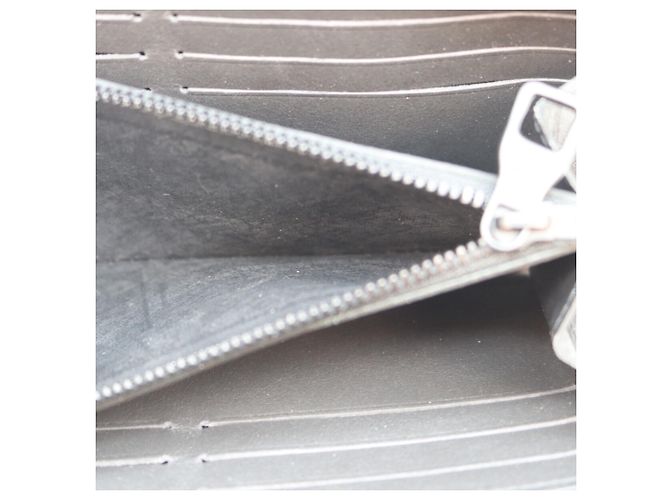 Portefeuille long Louis Vuitton en cuir Taurillon Noir - vue 8
