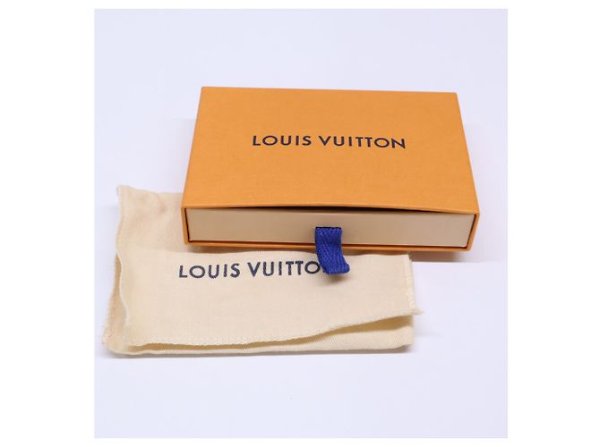 Louis Vuitton Bijou Sac LV Prism Keychain Silvery Blue - view 9