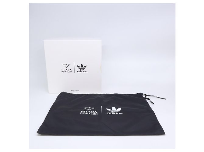 Saffiano Sombrero Bucket Prada x Adidas Re-Nylon Blanco - vista 13