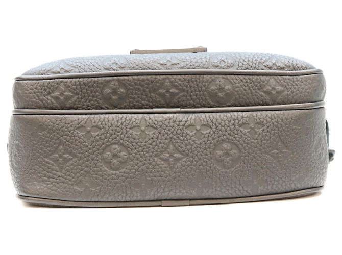 Bolsa de Ombro Louis Vuitton Black Monogram Taurillon S-Lock Messenger Preto - vista 5
