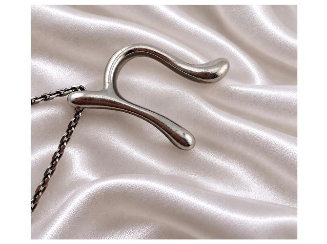 Collana con pendente Tiffany & Co. Elsa Peretti "N" in argento sterling - vista 4