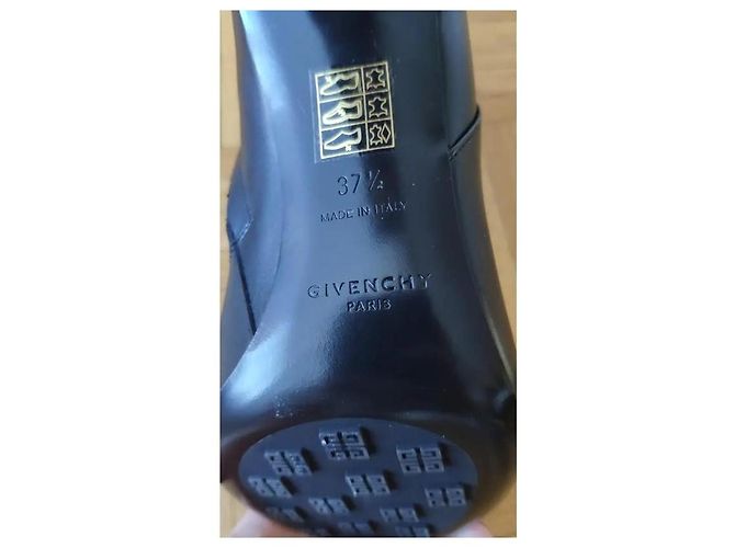 Bottines Givenchy G Cube en cuir noir avec talon logo doré - vue 2