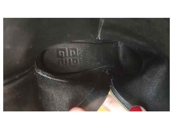 Bottines Givenchy G Cube en cuir noir avec talon logo doré - vue 9