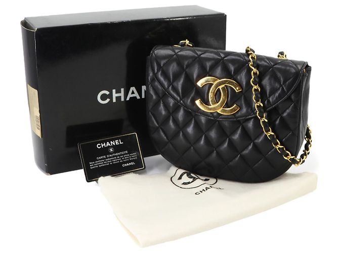 Bolsa de Ombro com Corrente Chanel Matelassé Preto - vista 2
