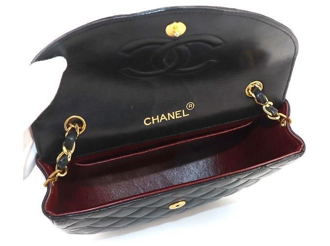 Bolsa de Ombro com Corrente Chanel Matelassé Preto - vista 8