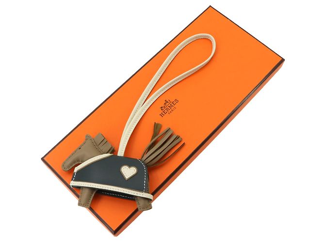 Hermès Hermes Rodeo Robeo Coeur PM Handbag Charm Beige - Ansicht 2
