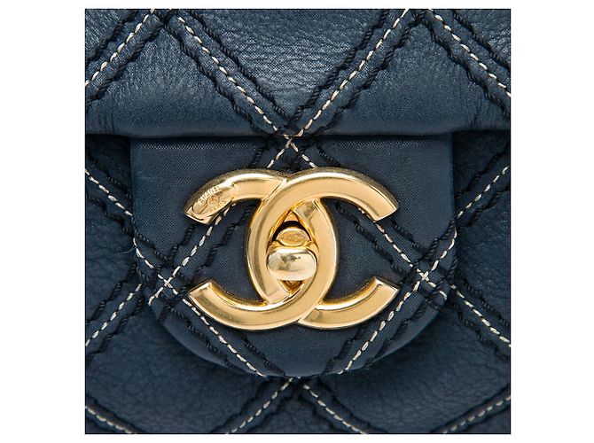 Chanel Blue Jumbo Quilted Calfskin Triple Stitched Flap Blu navy - vista 5