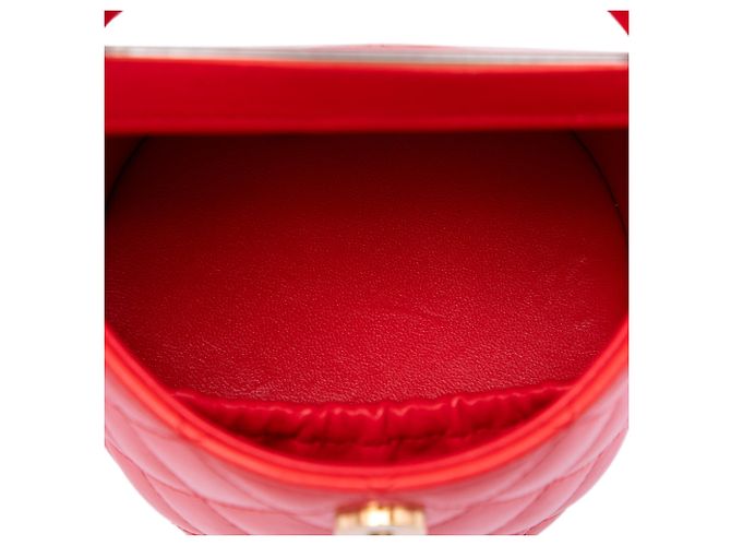 Chanel Red CC gesteppte Lammleder Round Vanity Case mit Griff und Kette Rot - Ansicht 4