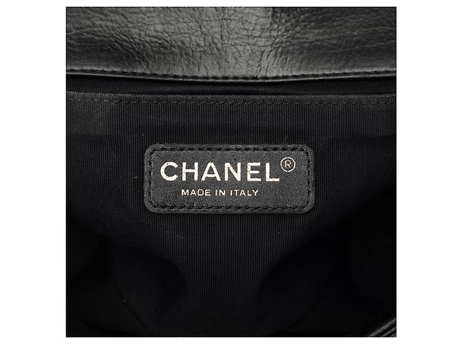 Le Boy Chanel Black Old Medium Quilted Lambskin Double Stitch Boy Flap Preto - vista 5