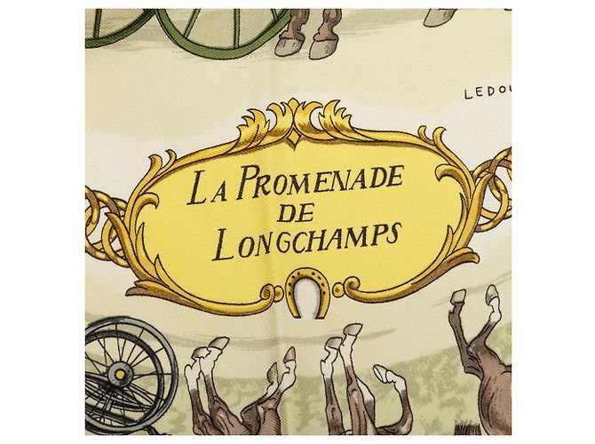 Pañuelo de seda Hermès Beige La Promenade de Longchamps 90 - vista 6