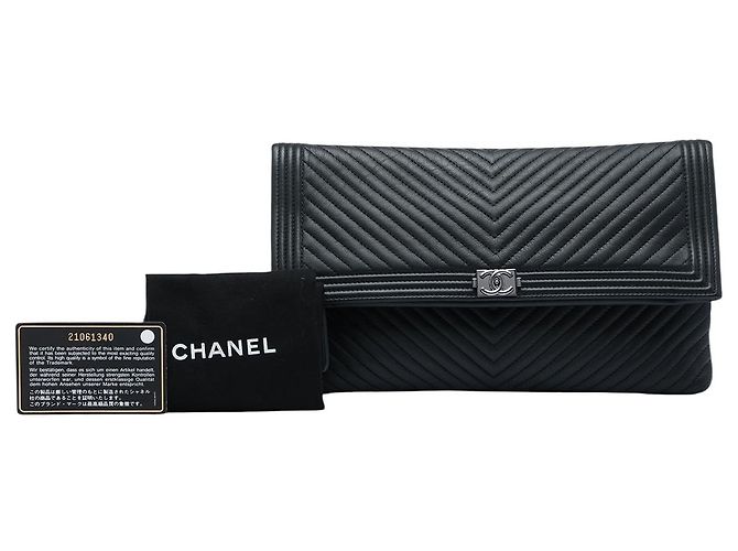 Pochette Chanel Black Chevron Calfskin CC Beauty Boy Foldover Clutch Noir - vue 6