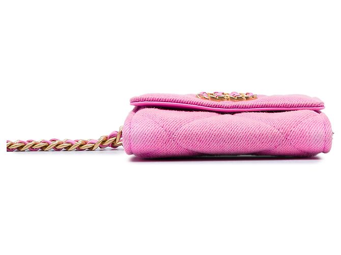 Portamonete Chanel 19 Flap in denim matelassé rosa con catena - vista 3
