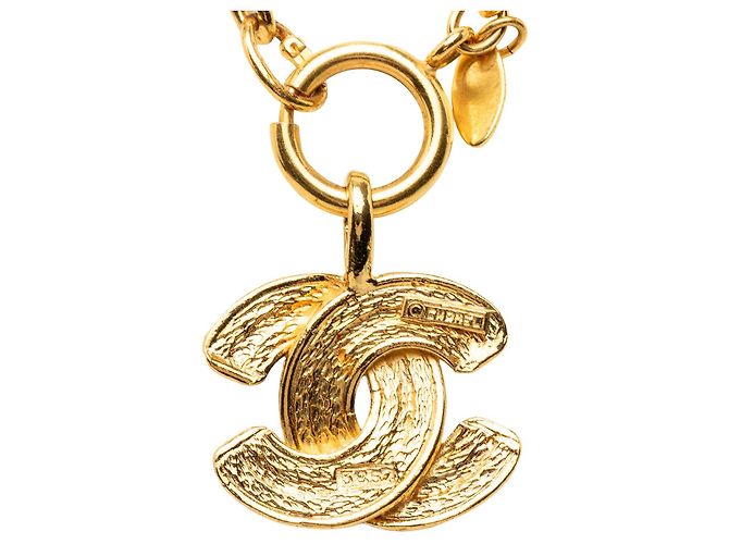 Colar com pingente acolchoado Chanel Gold CC banhado a ouro Dourado - vista 3