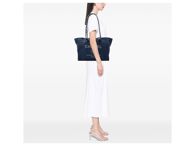 Borsa Tote Chanel Deauville Medium in tela blu - vista 6