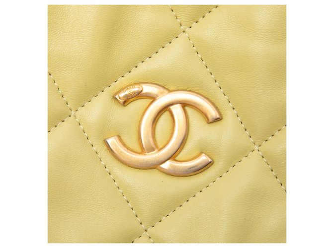 Chanel Yellow CC Quilted Lambskin Diamond Clutch mit Kette Gelb - Ansicht 5