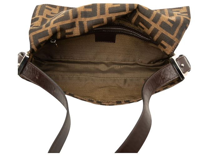 Fendi Baguette Tasche aus braunem Zucca Canvas - Ansicht 4