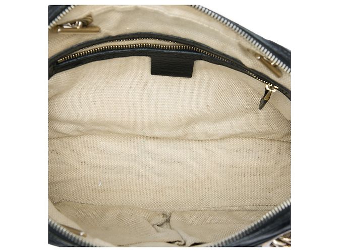 Bolsa de Ombro Soho com Corrente e Zíper em Couro de Bezerro Grão Preto Gucci - vista 4