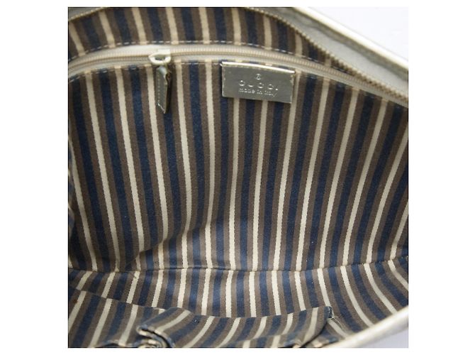 Gucci Silver Medium GG Canvas New Britt Half Moon Crossbody Plata - vista 4