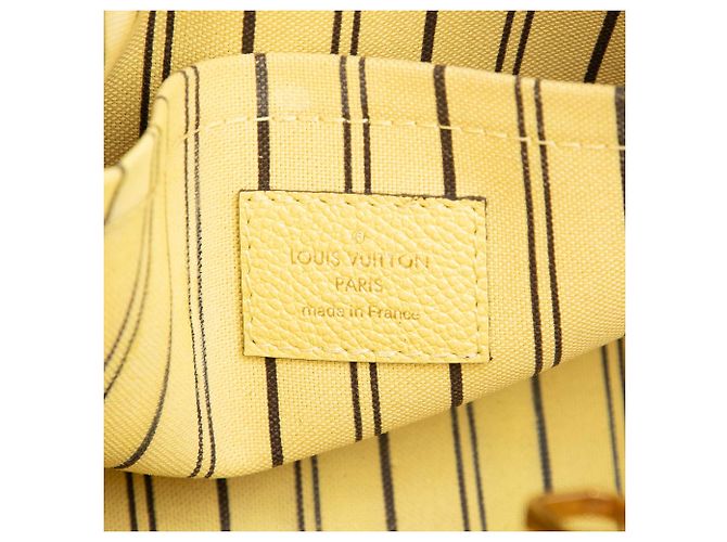 Louis Vuitton Yellow Monogram Empreinte Montaigne BB Giallo - vista 5
