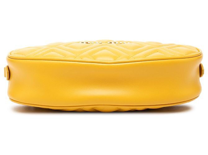 Miu Miu Borsa a tracolla ovale Camera in pelle matelassé gialla Small Giallo - vista 3