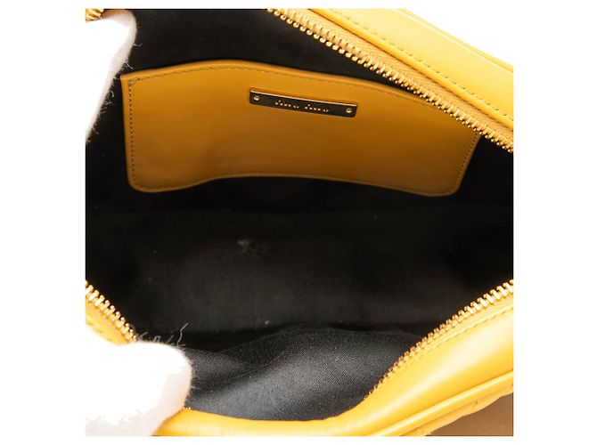 Miu Miu Borsa a tracolla ovale Camera in pelle matelassé gialla Small Giallo - vista 4