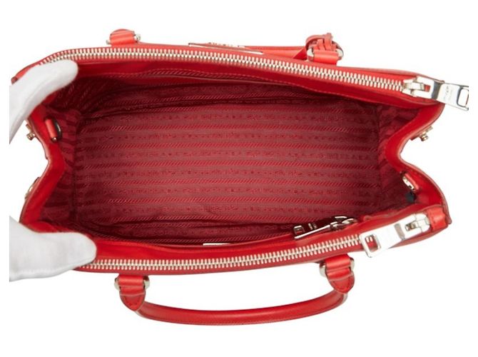 Prada Galleria Handtasche aus rotem Saffiano-Leder - Ansicht 11