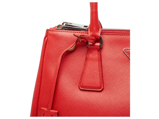 Prada Galleria Handtasche aus rotem Saffiano-Leder - Ansicht 8