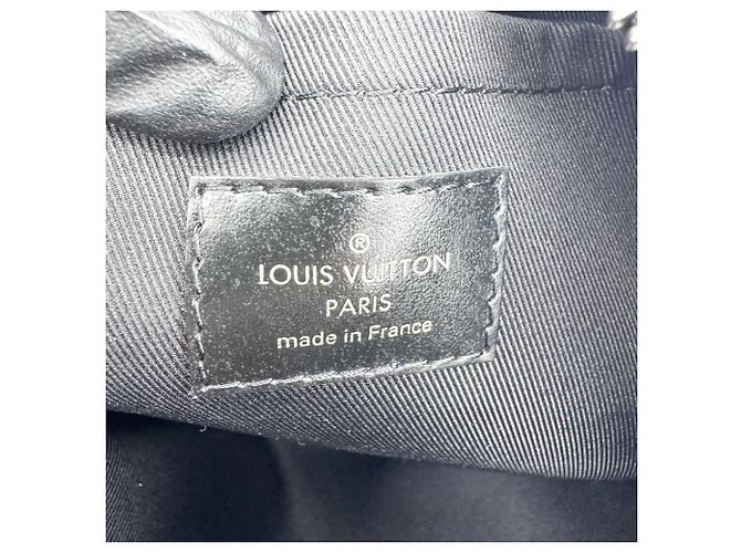 Louis Vuitton Discovery Pochette Monogram Eclipse Canvas GM Negro - vista 6