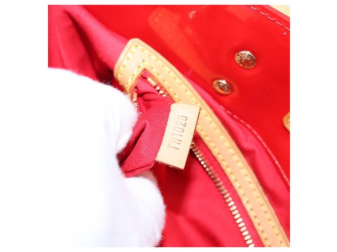 Louis Vuitton Reade Monogram Vernis MM Rouge - vue 7