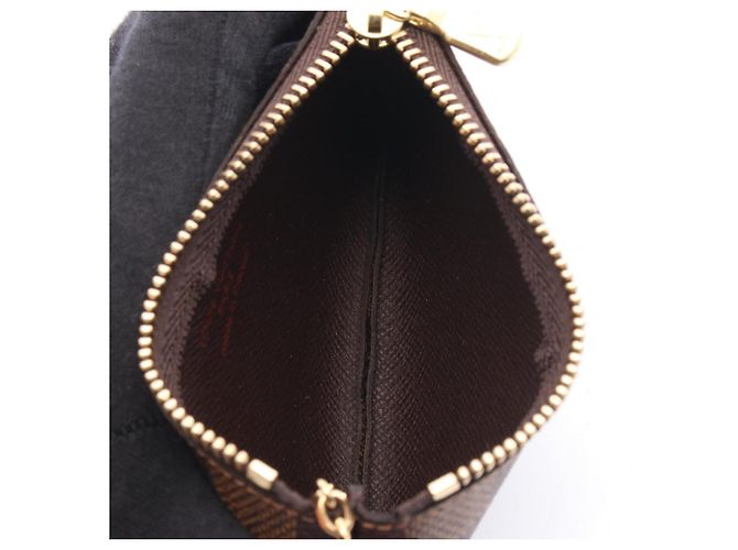 Louis Vuitton Pochette Clé Damier Ebene Coin Purse Castaño - vista 3