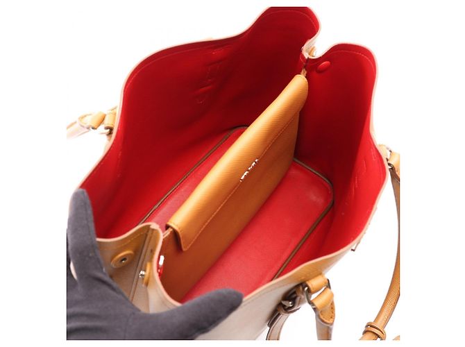 Bolso Tote Prada Triangle Logo Castaño - vista 3