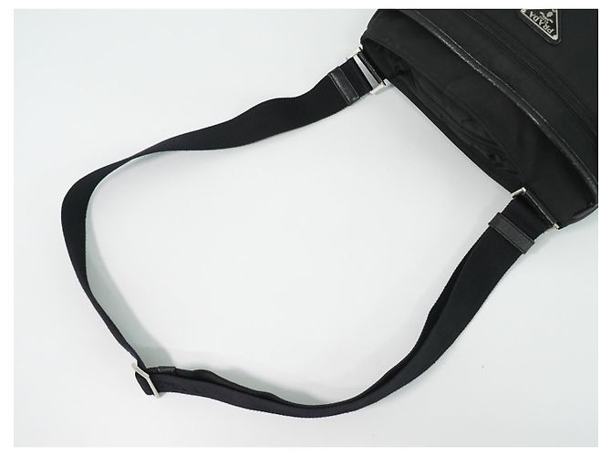 Prada Bolso Messenger de Tessuto Acolchado con Cremallera Frontal Medium Negro - vista 6