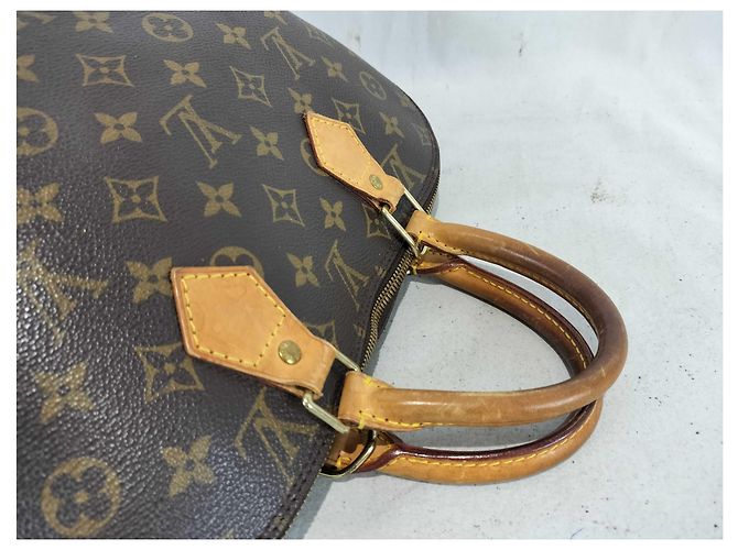 Louis Vuitton Alma Monogram Canvas MM Castaño - vista 3