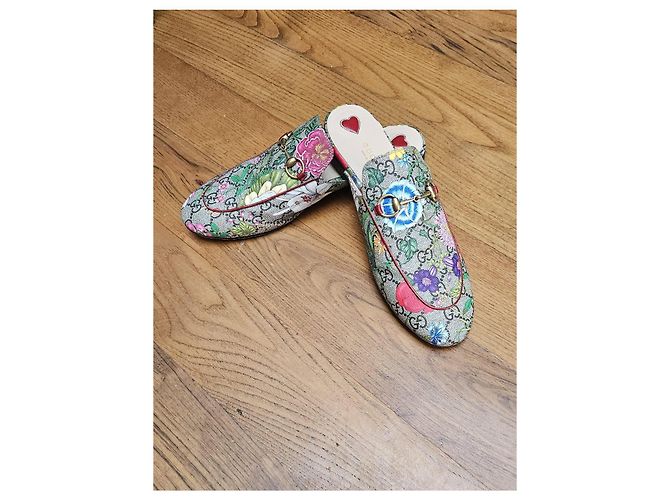Gucci Princetown Mules stampa floreale Rosa Rosso Blu Multicolore Verde Giallo Monogramma - vista 2