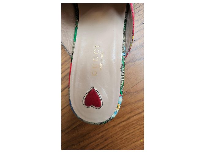 Gucci Princetown Mules stampa floreale Rosa Rosso Blu Multicolore Verde Giallo Monogramma - vista 3