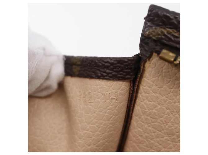 Trousse de toilette Louis Vuitton Monogram Canvas 26 Marron - vue 7