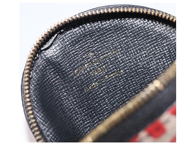 Portamonete rotondo Louis Vuitton Edizione Limitata Crafty Monogram Giant Rosso - vista 6