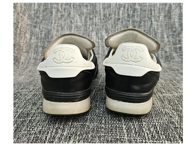Chanel Sneaker aus gestepptem Leder und Wildleder Schwarz Weiß - Ansicht 6
