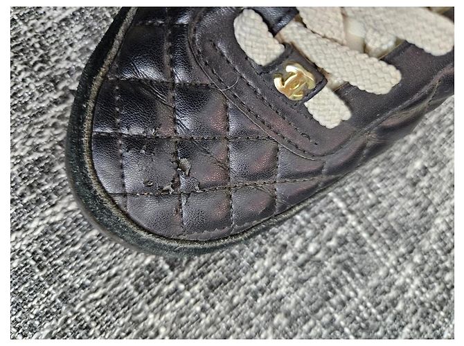 Chanel Sneaker aus gestepptem Leder und Wildleder Schwarz Weiß - Ansicht 7