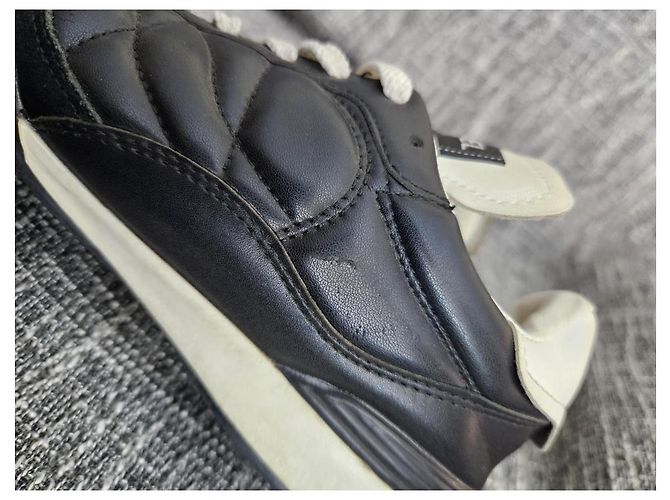 Chanel Sneaker aus gestepptem Leder und Wildleder Schwarz Weiß - Ansicht 8