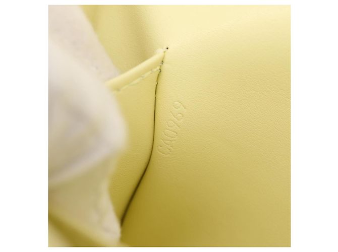 Louis Vuitton Thompson Street Monogram Vernis Medium Jaune - vue 7