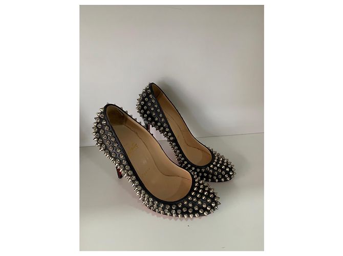 Décolleté Christian Louboutin borchiate in pelle nera Nero - vista 3