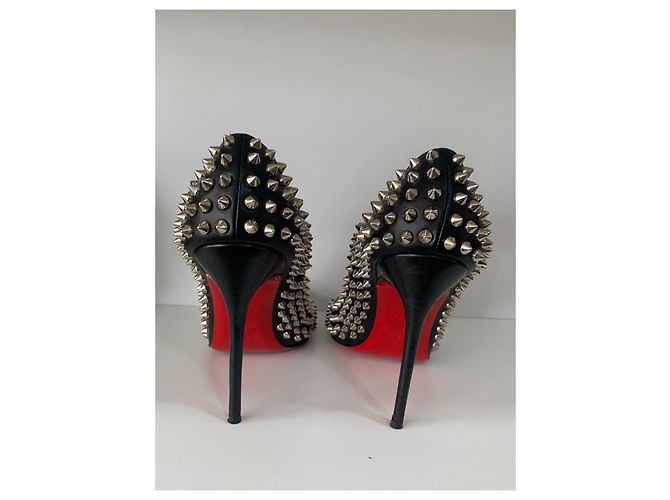 Décolleté Christian Louboutin borchiate in pelle nera Nero - vista 4