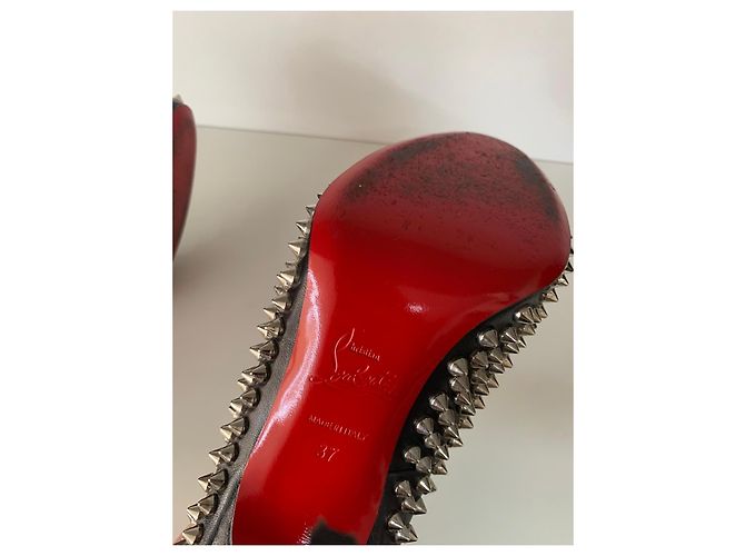 Décolleté Christian Louboutin borchiate in pelle nera Nero - vista 5